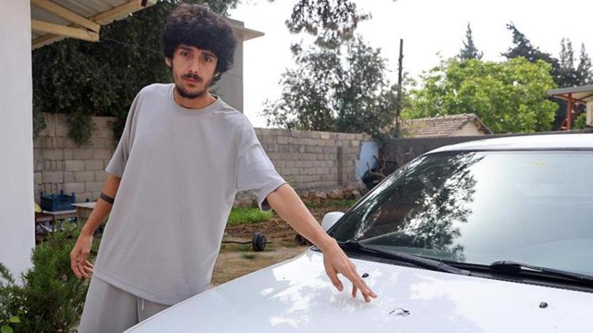 Sesini duyunca korktu, aracının kaputunu görünce şaşkına döndü!