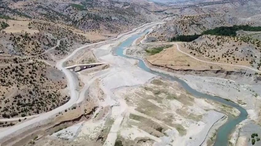 Restorasyonu yeni bitmişti! Adıyaman'daki 1500 yıllık köprü sular altında kaldı!