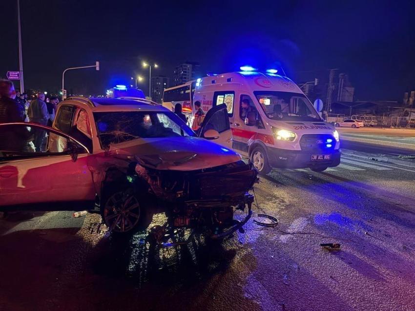 Kayseri'de korkunç kaza: 3'ü ağır 4 yaralı!