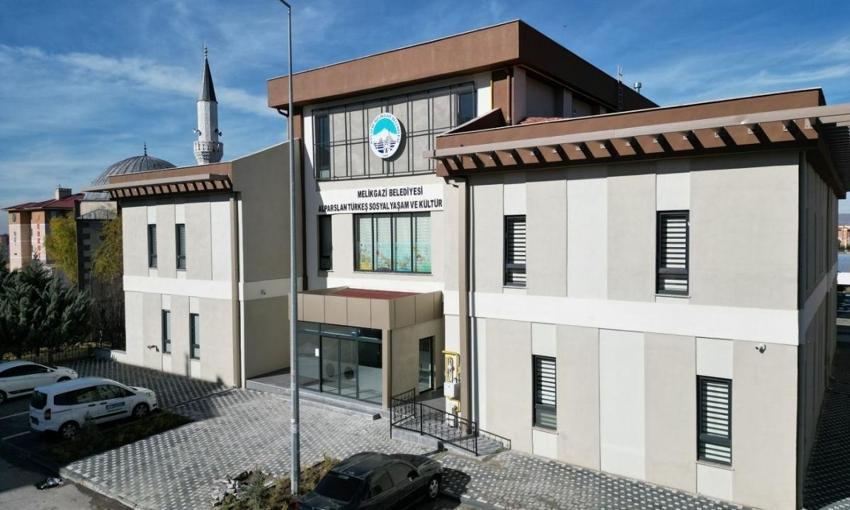 Kayserili belediye ücretsiz kursları art arda açıkladı! İşte ücretsiz tesisler