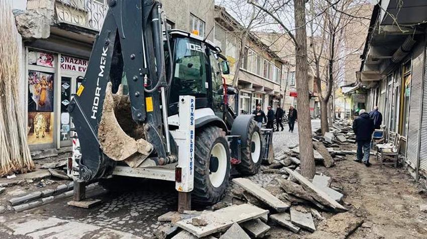 Patnos'ta yol çalışmaları başladı: İlk kazma Buhara Sokak'ta vuruldu