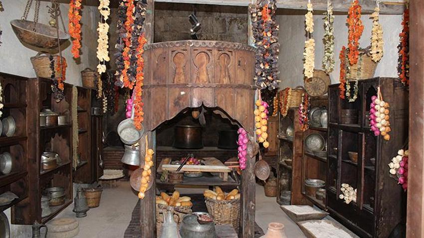 Aksaray'da dizi turizmi patladı! 800 yıllık Sultanhanı dünya yıldızı oldu! Artık gelenler saatlerce çıkamıyor