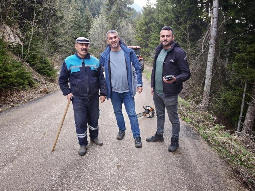 Artvin'de 40 metre yüksekte sorunu çözdüler!
