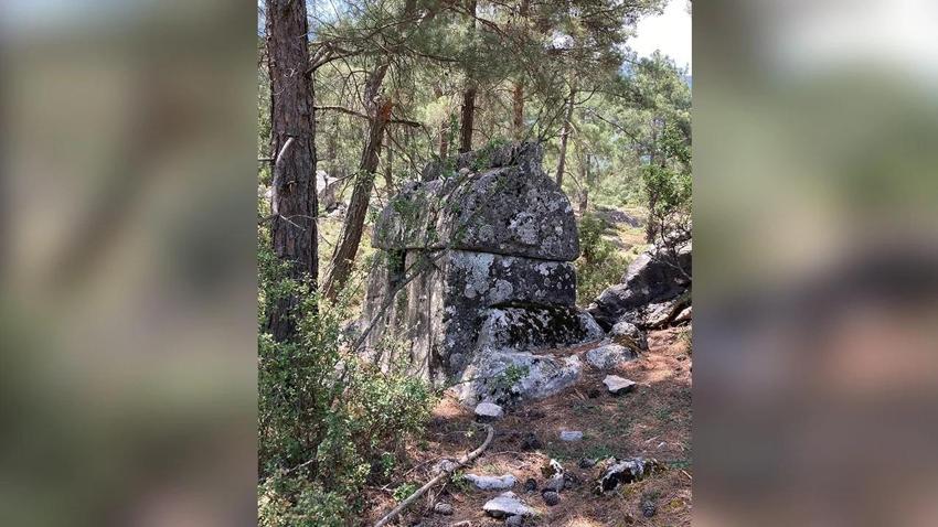 Antalya'da skandal görüntü: Defineciler arkalarında bıraktı!