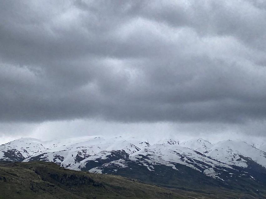 Ağrı'da iki mevsim bir arada! Şehirde kısa mesafede yaşanan iklim farkı şaşırtıyor