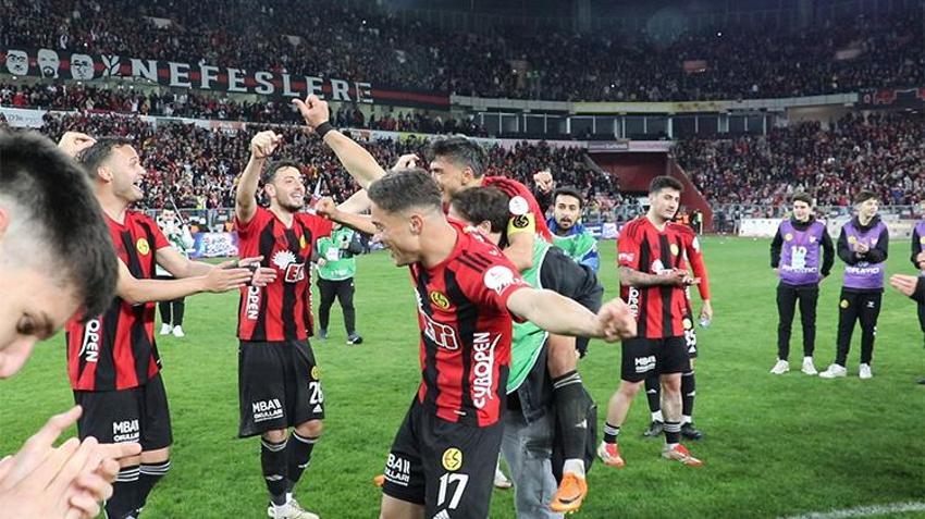 Eskişehirspor fırtınası: Balıkesir’i devirdi, çiftetelliyle tur atladı!