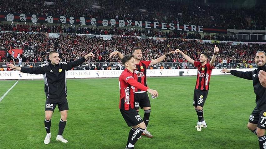 Eskişehirspor fırtınası: Balıkesir’i devirdi, çiftetelliyle tur atladı!