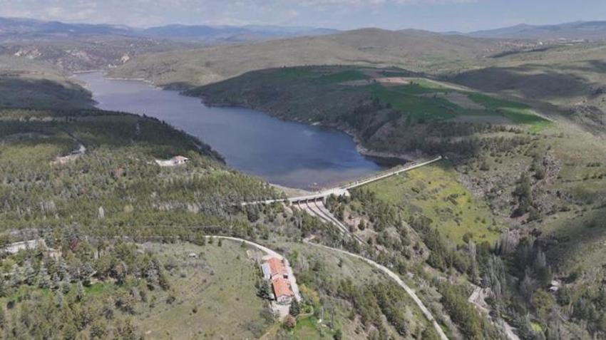 Ankara'da eriyen kar suları barajları coşturdu!