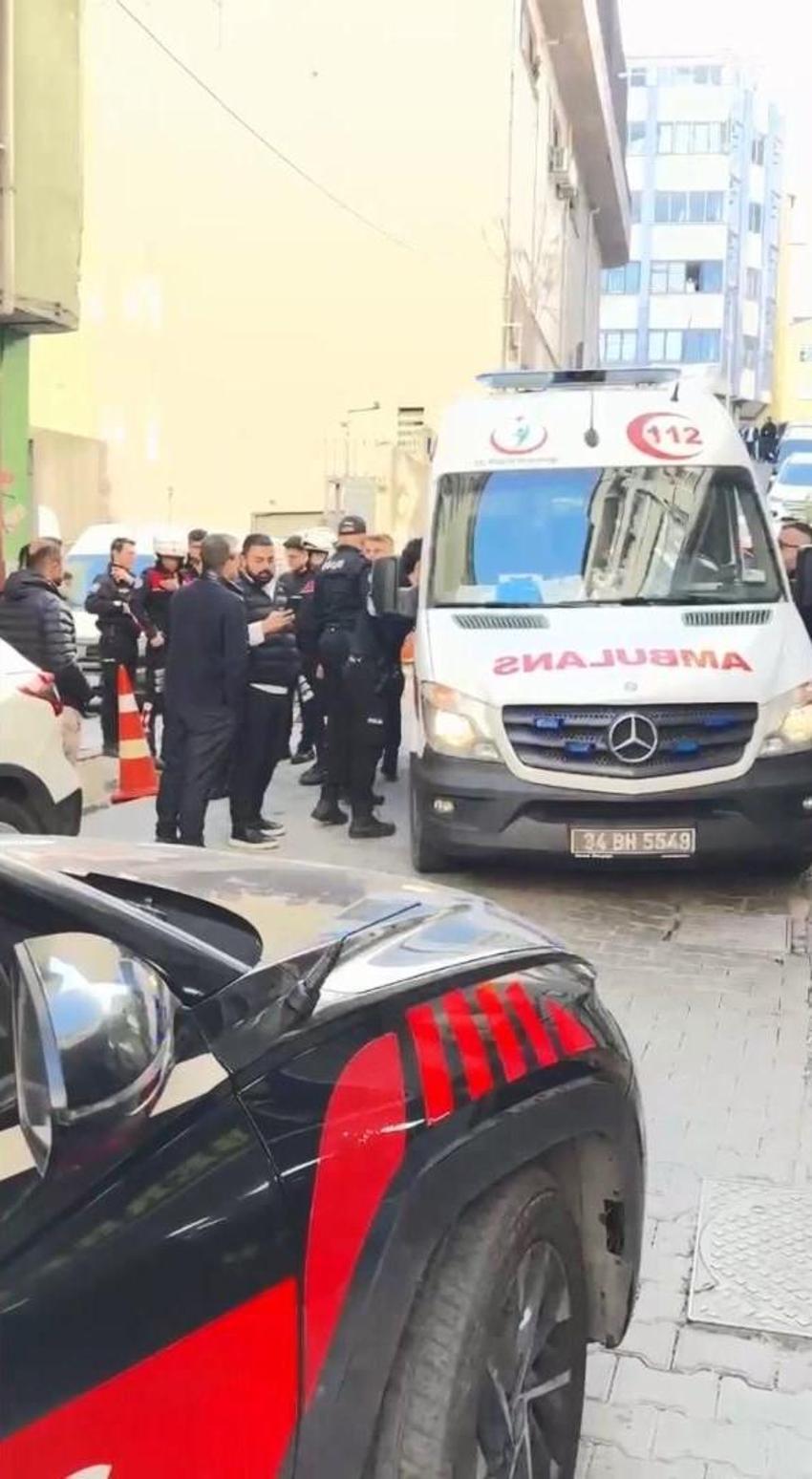 Kağıthane’de gençler polise saldırdı! Açılan ateşte kaldırımdaki berber ağır yaralandı