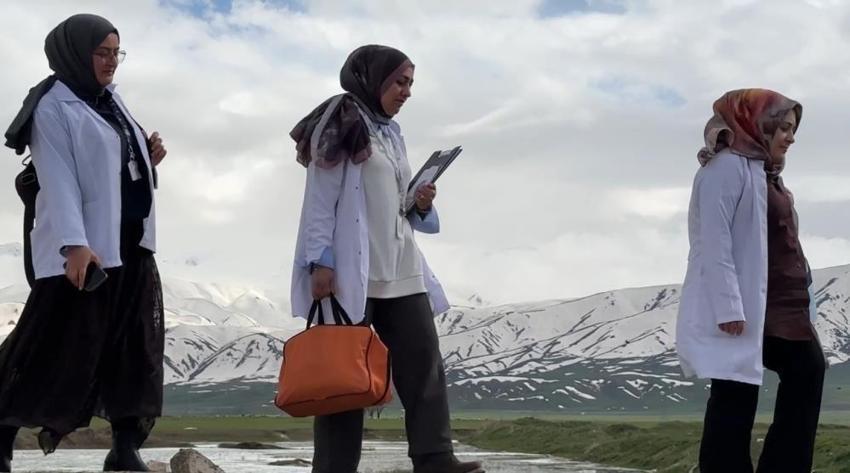 Hakkari'den yola çıktılar: Köy köy gezip riski anlatıyorlar!
