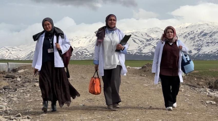 Hakkari'den yola çıktılar: Köy köy gezip riski anlatıyorlar!
