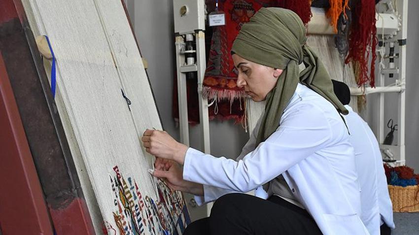 Vanlı kadınlar geleneksel sanatı modern çizgiyle buluşturdu: Dokuma tezgahlarından kalan ipler 'sıfır atık' projesiyle hayat buldu!