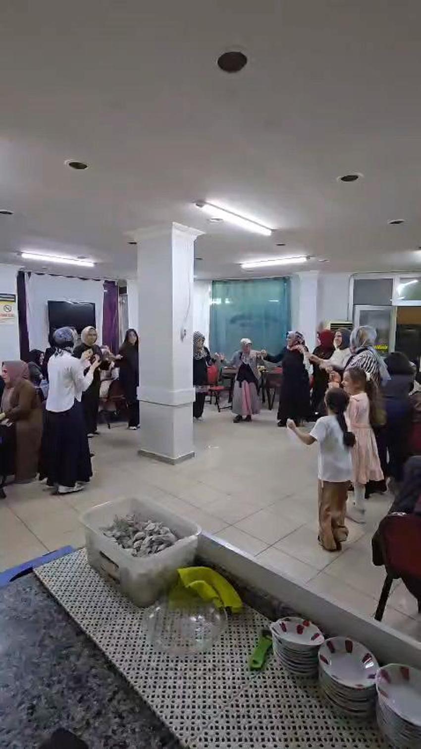 İnegöl’de roller değişti: Kıraathane kadınlara, çocuklar erkeklere emanet