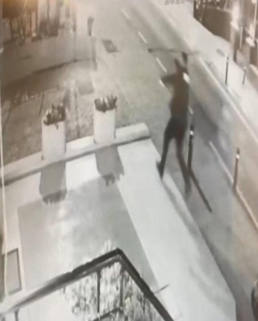 Çıkarıldığı mekana ateş açtığı anlar kamerada; polis bacağından vurarak yakaladı