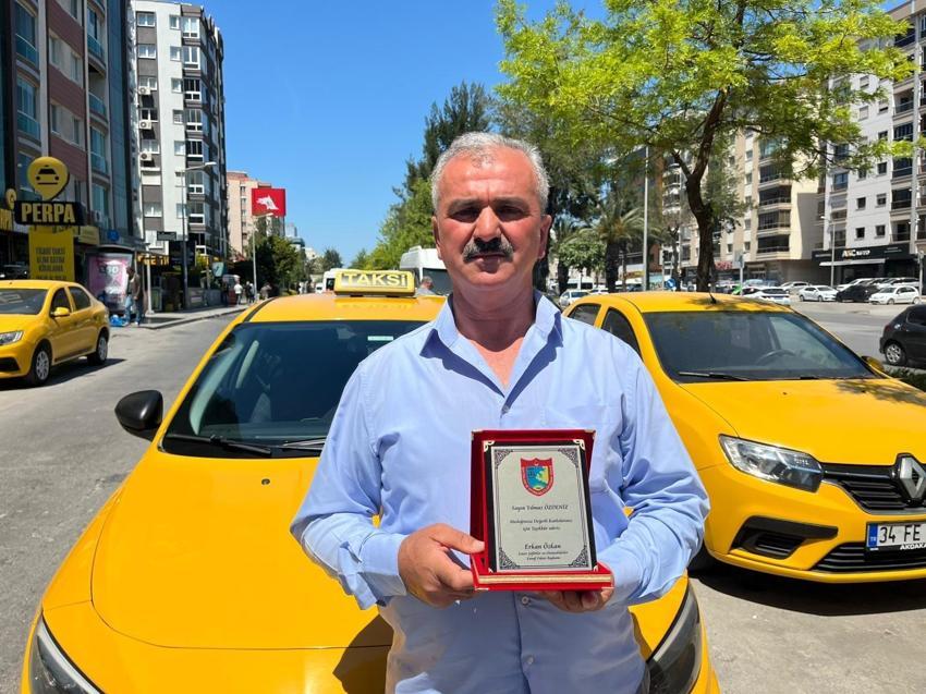 Yine İzmir, yine kahraman taksici! Parası çalınan askerin imdadına yetişti zamanla yarıştı