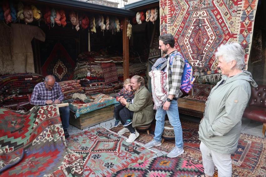Kapadokya'da 40 yıldır resmen iğneyle kuyu kazıyor! Türkiye'de bu işi yapan 500 kişi kaldı: Sadece bir tanesini yapması bir buçuk senesini alıyor