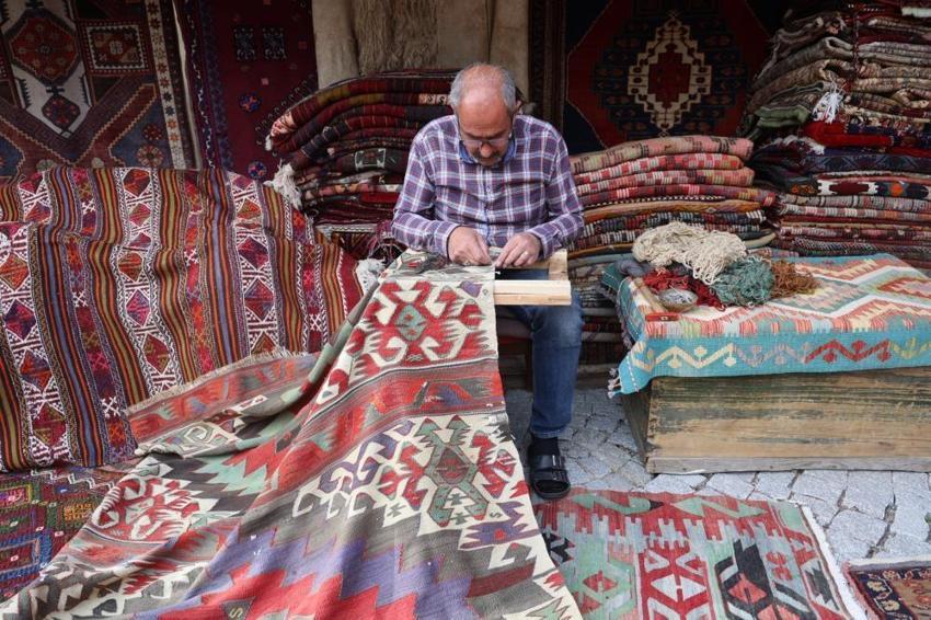 Kapadokya'da 40 yıldır resmen iğneyle kuyu kazıyor! Türkiye'de bu işi yapan 500 kişi kaldı: Sadece bir tanesini yapması bir buçuk senesini alıyor