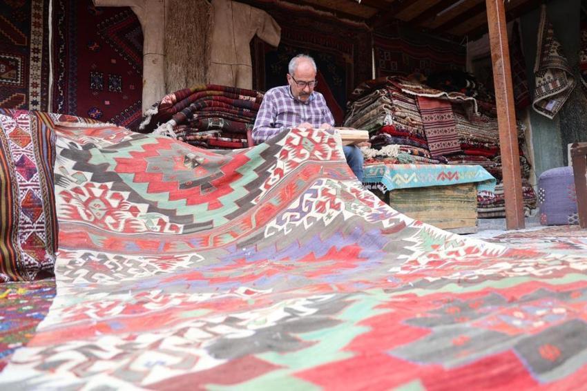 Kapadokya'da 40 yıldır resmen iğneyle kuyu kazıyor! Türkiye'de bu işi yapan 500 kişi kaldı: Sadece bir tanesini yapması bir buçuk senesini alıyor
