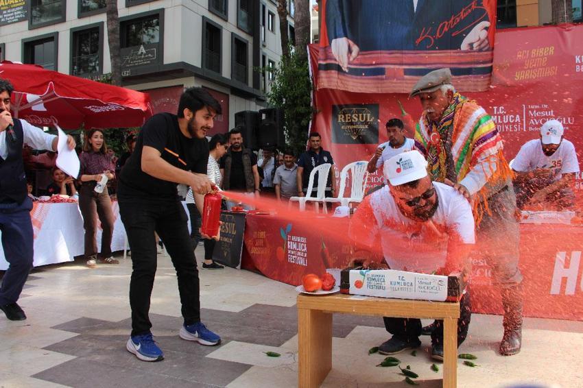 Antalya'da düzenlenen en acı yarışmada altın için mücadele ettiler