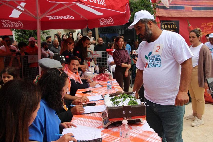 Antalya'da düzenlenen en acı yarışmada altın için mücadele ettiler