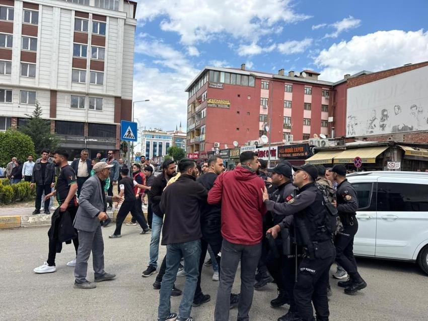 Iğdır FK, Amedspor maçı öncesi olay çıktı! Polisler devreye girdi