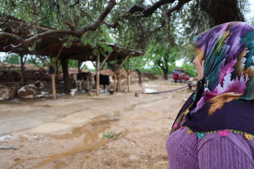 Sel felaketiyle göz yaşı döken Hayriye Teyze'nin yüzü devlet desteğiyle güldü