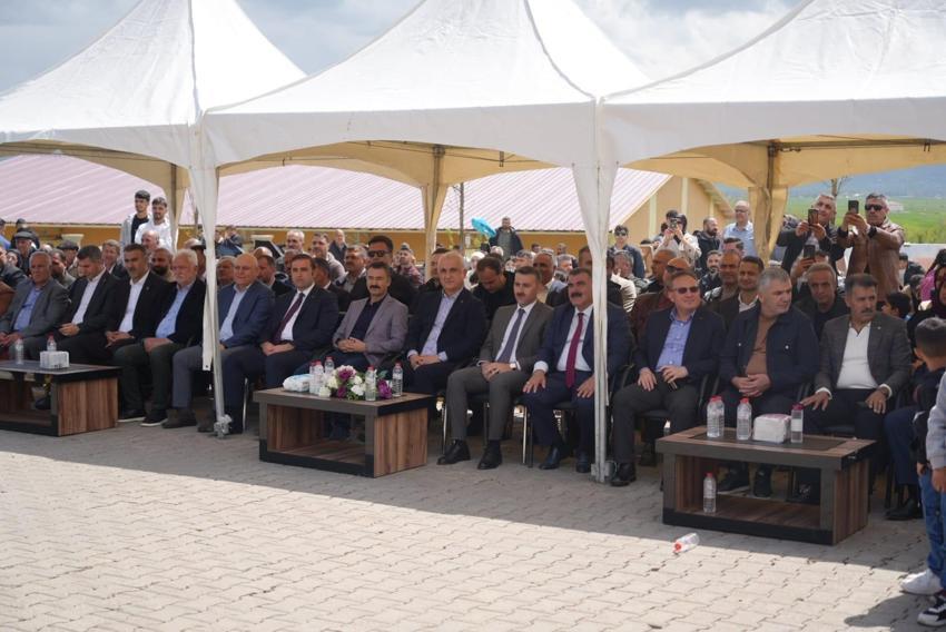 Muş Korkut'ta 8. Lale Festivali renkli görüntülerle gerçekleştirildi
