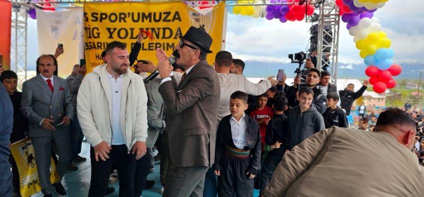 Muş Korkut'ta 8. Lale Festivali renkli görüntülerle gerçekleştirildi