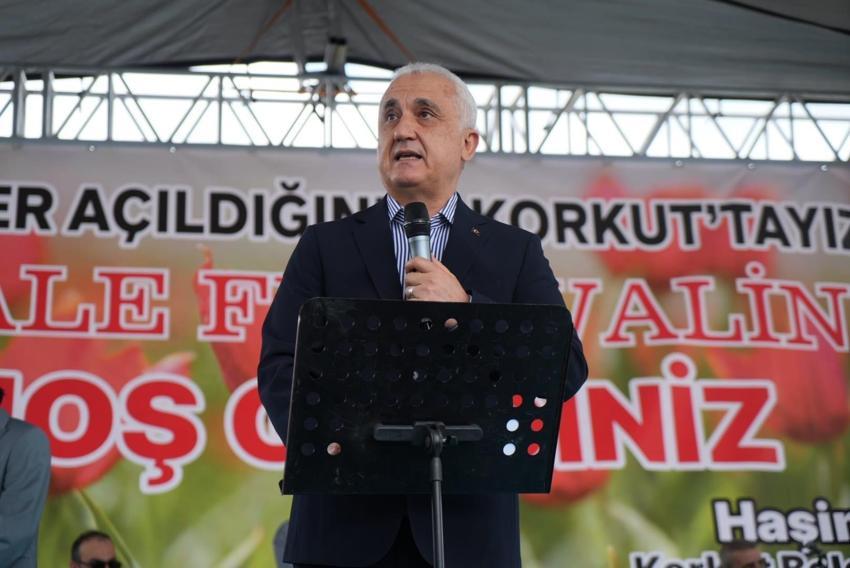 Muş Korkut'ta 8. Lale Festivali renkli görüntülerle gerçekleştirildi