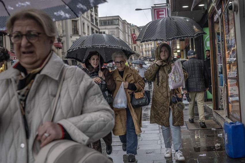 Yaza hazırlanırken kış geri geldi! Meteoroloji son raporu açıkladı: Sıcaklıklar 10 derece birden düşecek 41 ilde kar ve sağanak etkili olacak