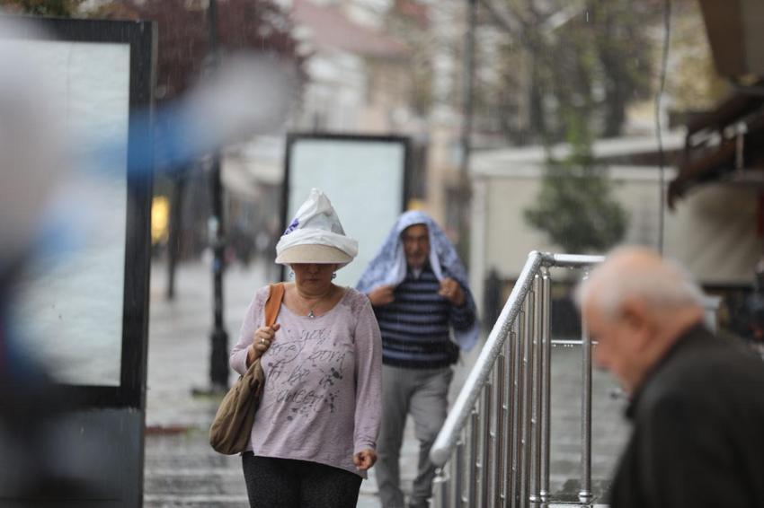 Yaza hazırlanırken kış geri geldi! Meteoroloji son raporu açıkladı: Sıcaklıklar 10 derece birden düşecek 41 ilde kar ve sağanak etkili olacak