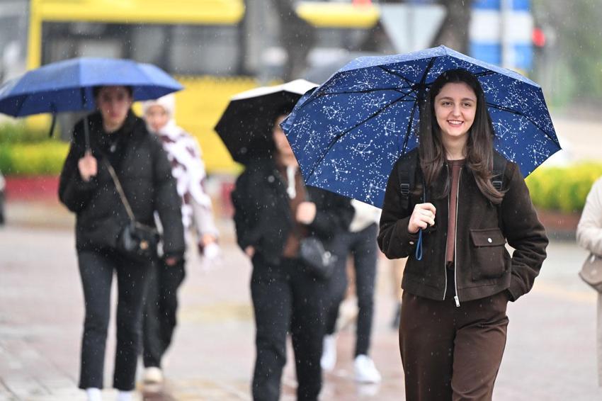 Yaza hazırlanırken kış geri geldi! Meteoroloji son raporu açıkladı: Sıcaklıklar 10 derece birden düşecek 41 ilde kar ve sağanak etkili olacak