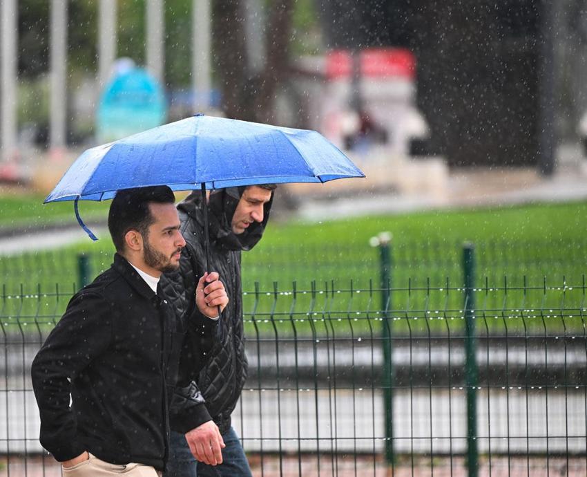 Yaza hazırlanırken kış geri geldi! Meteoroloji son raporu açıkladı: Sıcaklıklar 10 derece birden düşecek 41 ilde kar ve sağanak etkili olacak