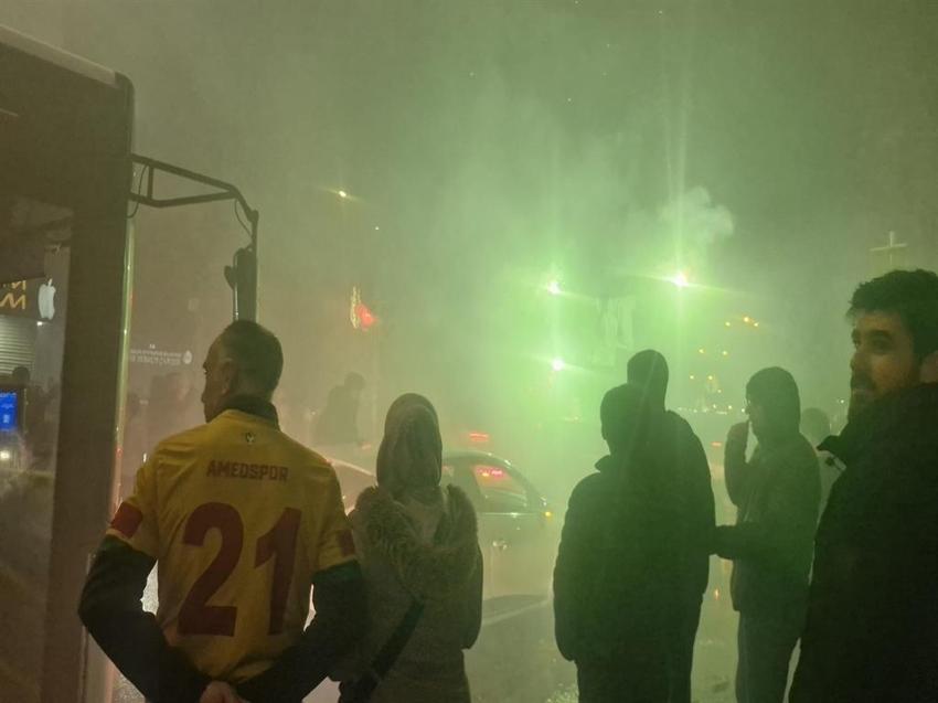 Amedspor Süper Lig'e çıktı Diyarbakır ayağa kalktı! 11 kişi yaralandı 10 şüpheli gözaltına alındı
