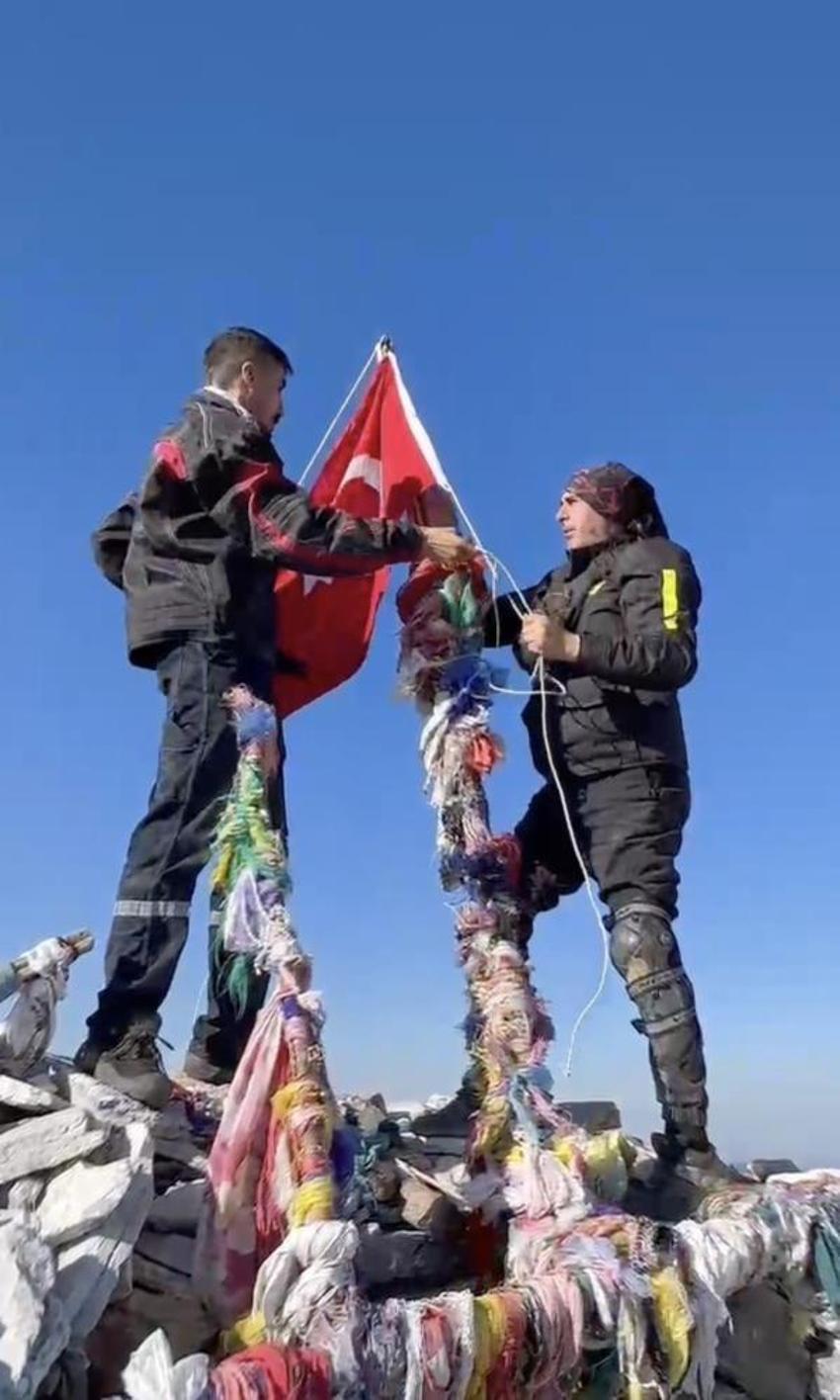 Kaz Dağları'na bakınca fark ettiler: Zirveye çıkıp her şeyi fotoğrafladılar!