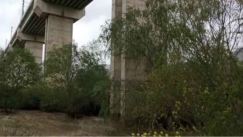 Bilecik'te köprü sele dayanamadı, YHT viyadük ayağı tehlikede!