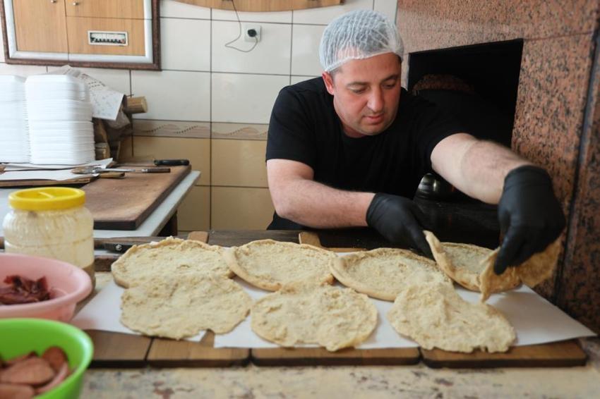 Turistlerin yeni gözdesi oldu! Konya’nın gizli lezzeti dünyaya açıldı: Bir yiyen bir daha istiyor