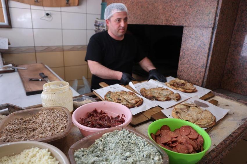 Turistlerin yeni gözdesi oldu! Konya’nın gizli lezzeti dünyaya açıldı: Bir yiyen bir daha istiyor