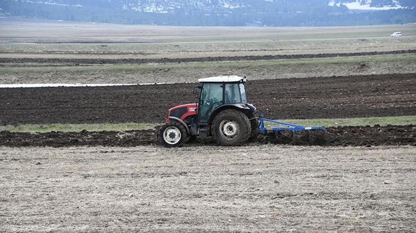 Sarıkamış'ta 137 bin dekarlık dev operasyon: Çiftçi karlar eriyince tarlaya koştu