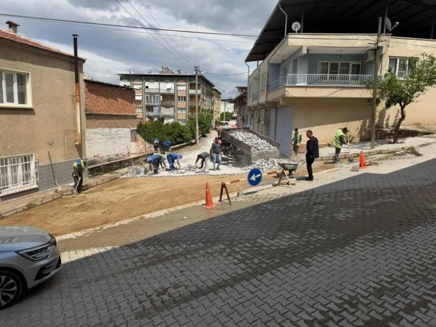 Aydın'da bir ilçenin ortasına dikildi: Belediye başkanı mesajı verdi
