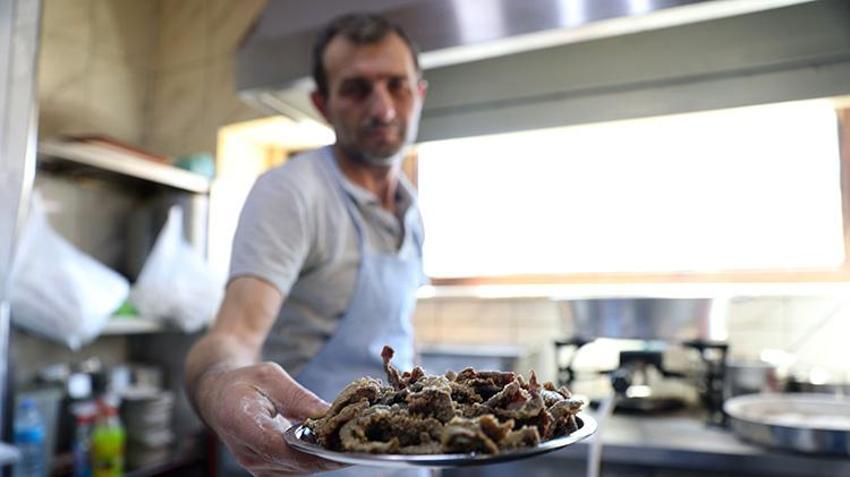 Edirne'de bayram havası! Kakava için gelen 60 bin kişi Selimiye Meydanı'na akın etti: Ciğercilerde adım atacak yer kalmadı