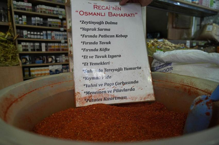 Tarifini kendi buldu, 29 çeşit üründen oluşan baharat karışımını 29 yıldır satıyor