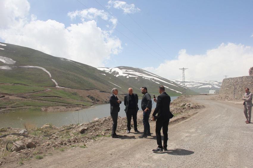 Tuzluca'da su tutmaya başlayan Ünlendi Barajı çevresindeki köyler için 134 kilometrelik yeni yol yapılacak