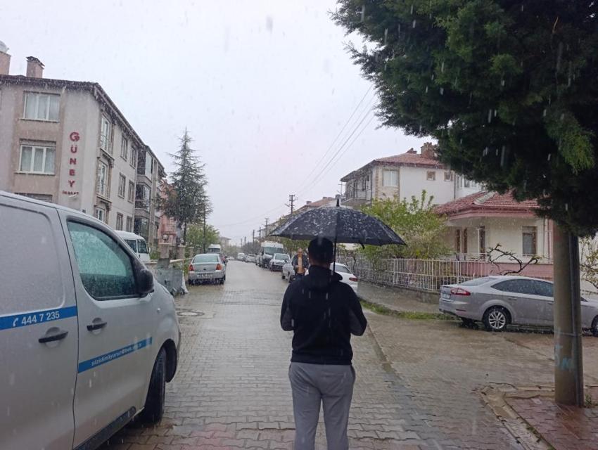 Hava durumu nasıl olacak? Fırtına devam edecek mi? Kar yağışı var mı? Yağmur yağacak mı? Son dakika uyarısı geldi
