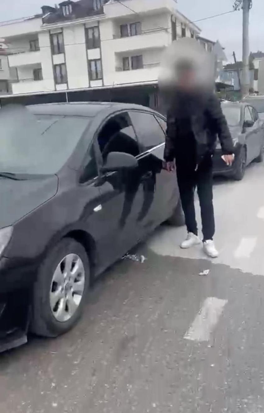 Bursa'da zabıta fark etti: Sürücü anında cezalandırıldı! Kendi elleriyle toplatıldı