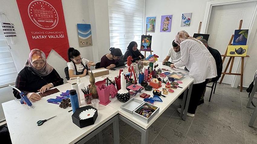 Hatay’da 'Türkiye’nin ilk ve tek' merkezi: Binlerce engelli hem tedavi oluyor hem meslek sahibi oluyor