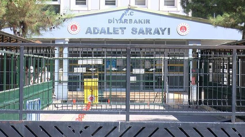 Diyarbakır'da profesöre 'silikon' davası: 'Parayı gönderirken açıklamaya 'altın alımı' yaz'