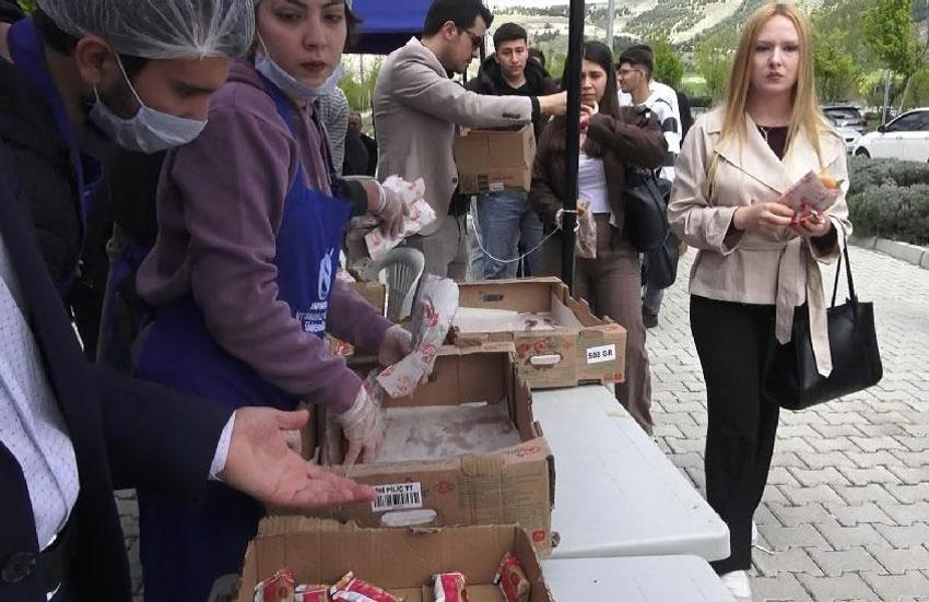 Isparta'da üretilen balıklar öğrencilere ücretsiz dağıtıldı