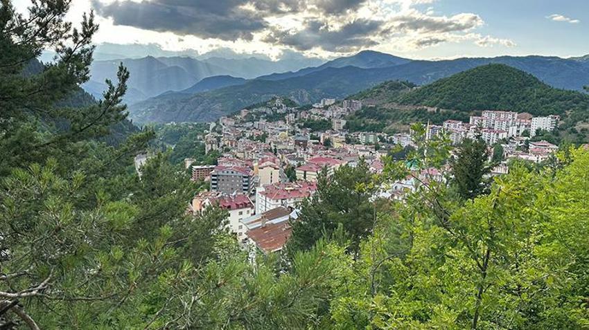 Artvin'de kan donduran olay: Engelli kızına cinsel istismar şikayeti için gittiği karakolda hayatını kaybetti