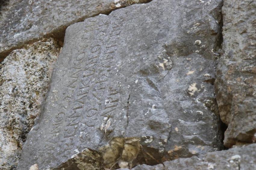Osman Gazi'nin fethettiği kale definecilerin elinde can çekişiyor! Restore edilirse turist akınına uğrayacak!